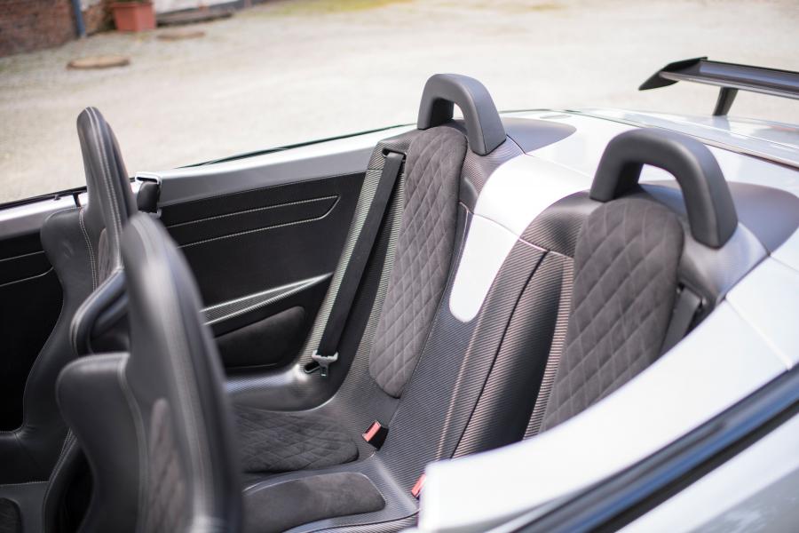 Интерьер Mercedes-Benz CLK-Class AMG DTM Cabriolet (A209) 2006 года  (фото 2 из 58)